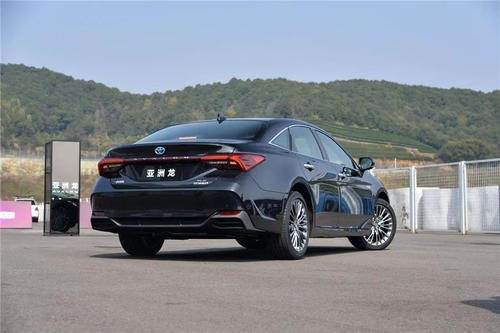 保研@丰田凯美瑞、亚洲龙，宝马3系，奥迪A4l怎么选？