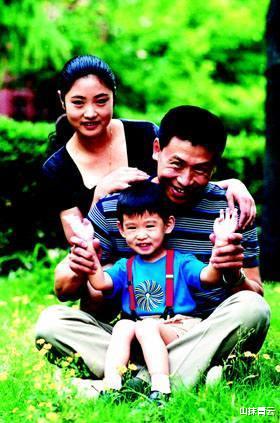 胡亚捷|胡亚捷与妻子离婚大战，3次战败，却次次收获“战利品”，今如何？