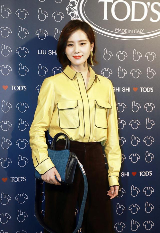 刘诗诗|刘诗诗真是挺贵气的，就算穿一身职场造型，也有一种高级感