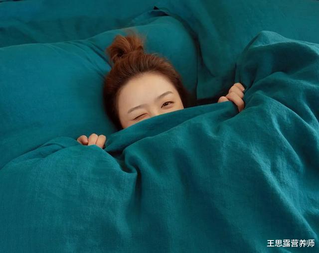 睡眠|夜晚坚持5件事！一个月后，身体的变化会告诉你