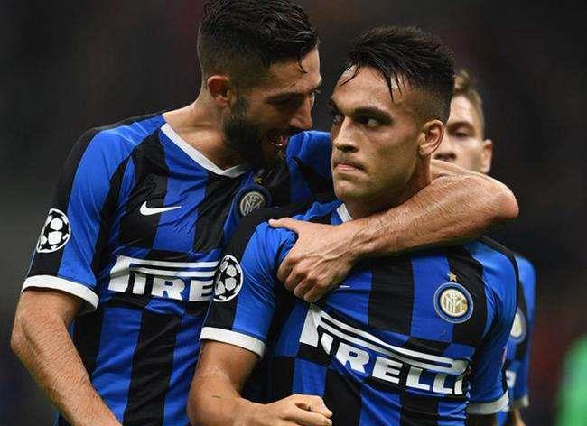 [卡纳瓦罗]梅西援手到！巴萨6000万+2员大将签下阿根廷锋霸，千万年薪成诱饵