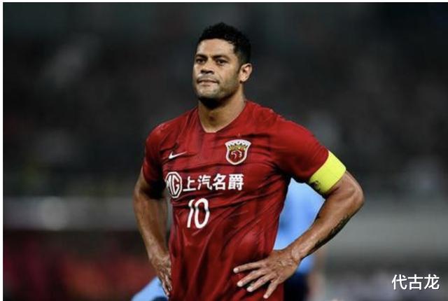 上海上港：惊险又刺激，上港三叉戟包机压哨抵沪，距离关门只差10分钟