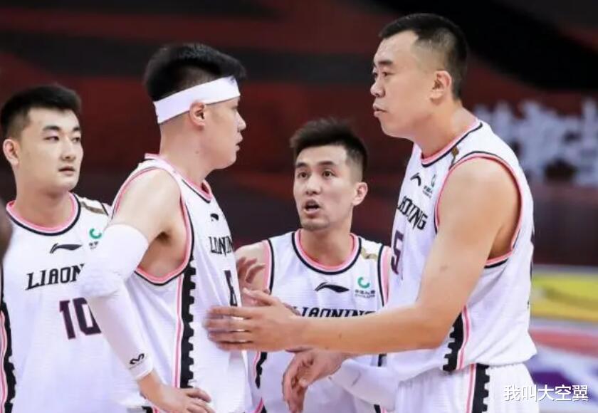 贺天举|终于明白为什么球迷不愿意交易贺天举，看完分析，豁然开朗