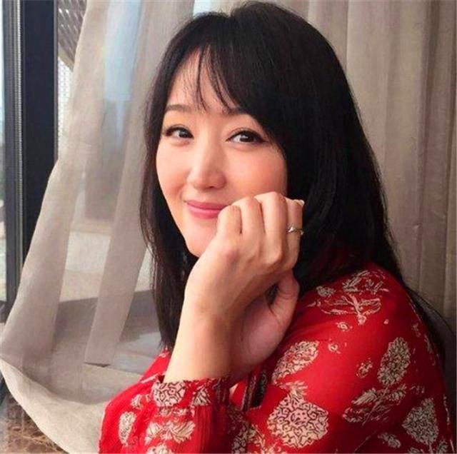 杨钰莹|被赖昌星毁掉前途的女星，一个是甜歌天后，一个曾获国家一级演员