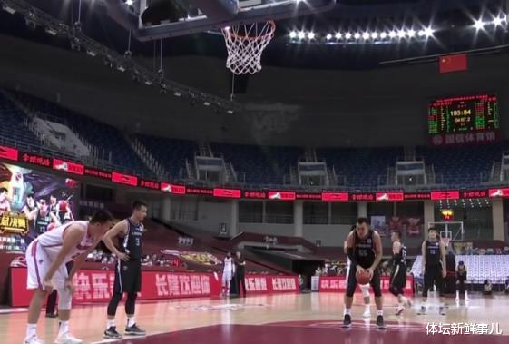 广东男篮|耻辱惨败后，韩德君送了易建联12个字，听听杜锋 郭艾伦 苏群怎么说