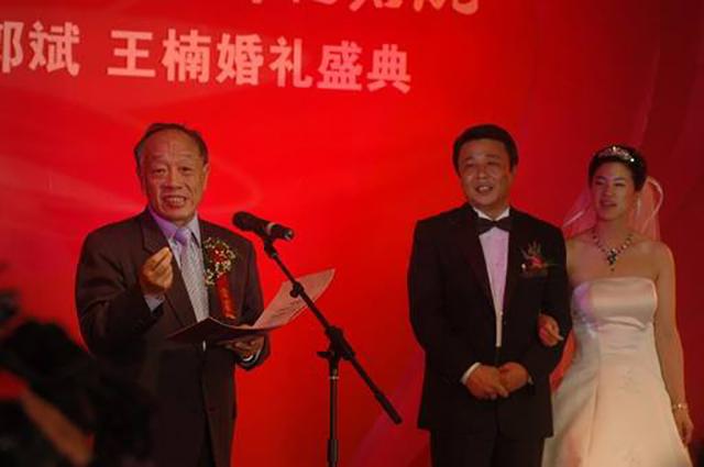 『王楠』31岁\黑道老大\看上乒乓女冠军,妻子患癌不离弃,12年头恩爱依旧