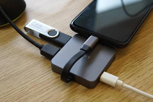 华为荣耀|小米9还能再战两年，只因入手了京造便携扩展坞