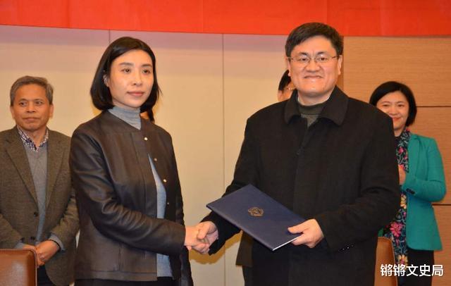 锵锵文史局|70后富婆陈小英,创立申通被称快递女王,狂赚134亿身家