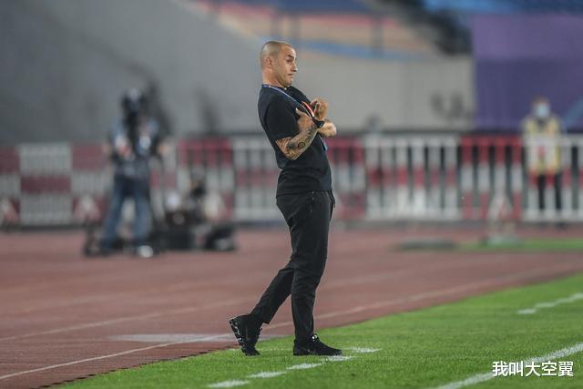 广州恒大|终于明白为什么广州恒大艰难逼平大连人，看完分析，豁然开朗