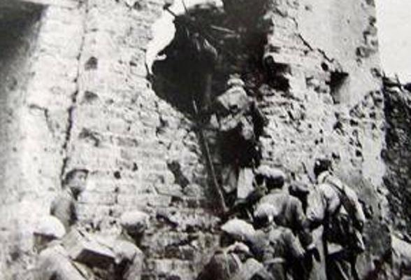 |王近山俘获一位国军司令后，主席专电：派可靠武装押送，加镣铐