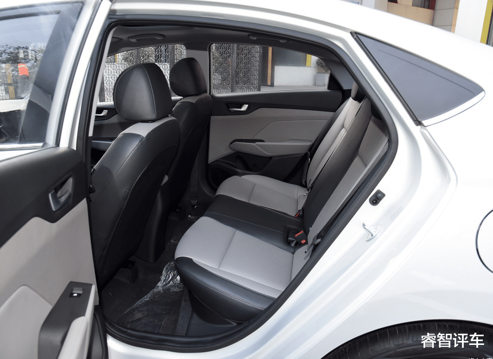 现代悦纳|现代悦纳：我太难了，省油耐用仅售4万8，车友：飞驰买早了