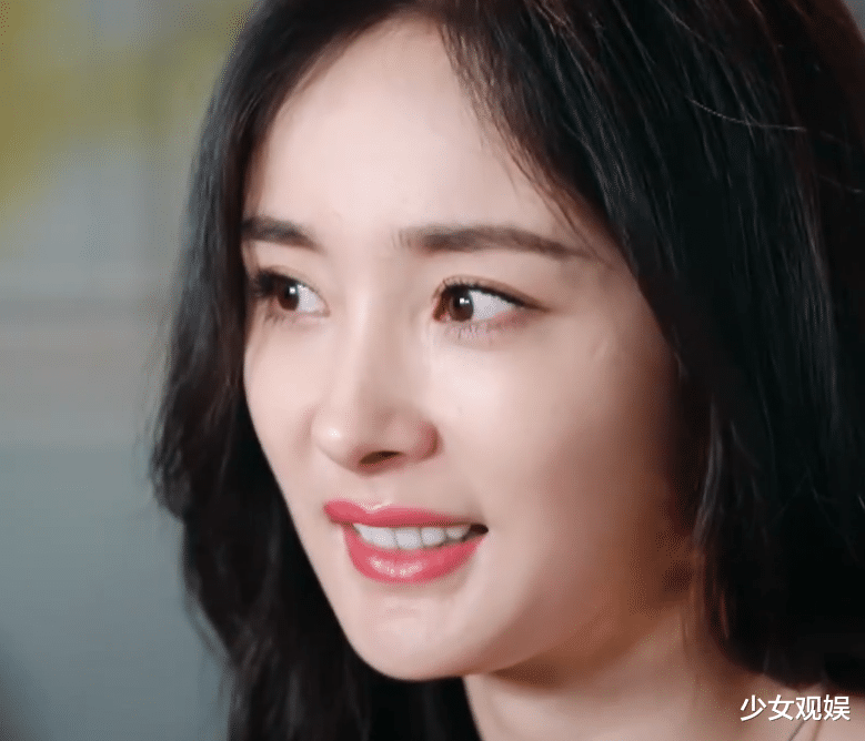 杨幂：《密室大逃脱2》预告，镜头特写杨幂脸蛋，终于相信她33岁了