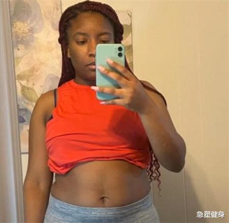 『』女生通过跳绳来减肥，1个星期共跳绳3.5小时，看减肥效果怎么样