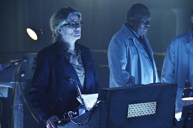 西部世界@比《西部世界》更精彩的科幻剧,主角反复穿越,拯救死去的70亿人