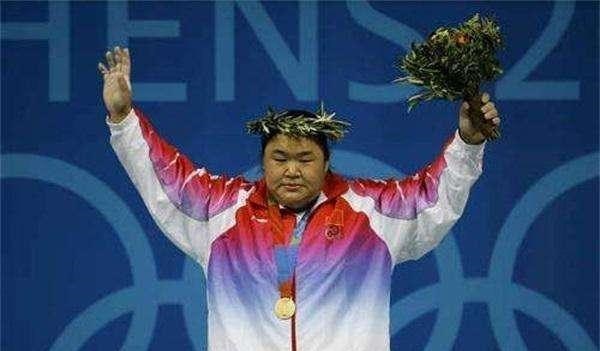 【奥运会】她曾用命换来奥运金牌，如今41岁体重260斤无法生育，买7万元的车