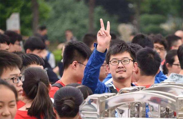 教师|班级高考平均680分,11人获保送资格羡煞旁人:真乃“神仙班级”