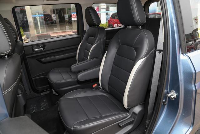 吉利汽车|五菱打造的宽体商务车,可载8人,6万就能买,进城拉货不怕被查