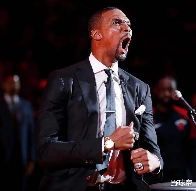 克里斯·波什|同为26岁，为何巅峰浓眉在詹皇身边双一阵，波什却沦为伪巨头？