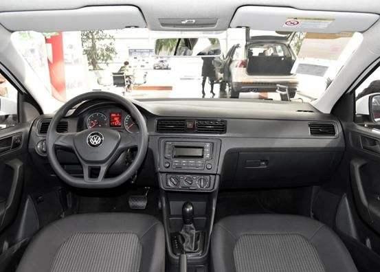 桑塔纳|大众桑塔纳低下高傲的头颅:5万多入手,油耗5.5L狂销251174辆