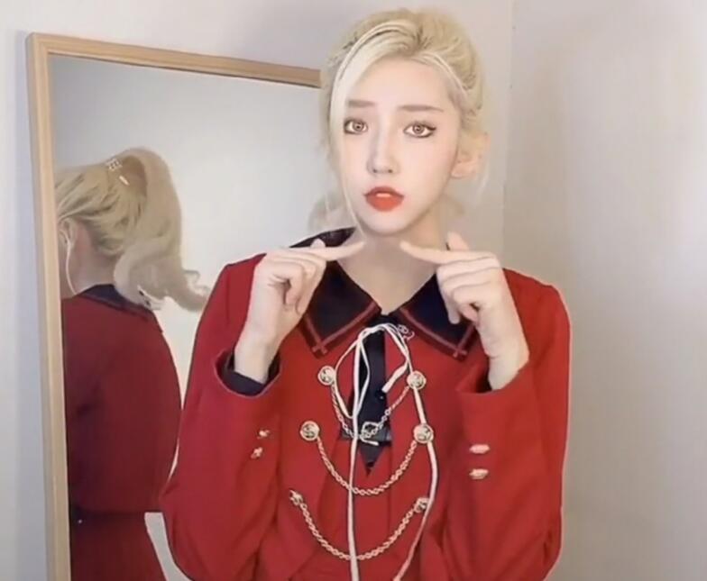 刘思瑶|刘思瑶也被抄袭? 整体妆容造型，都被另一个千万粉网红复制