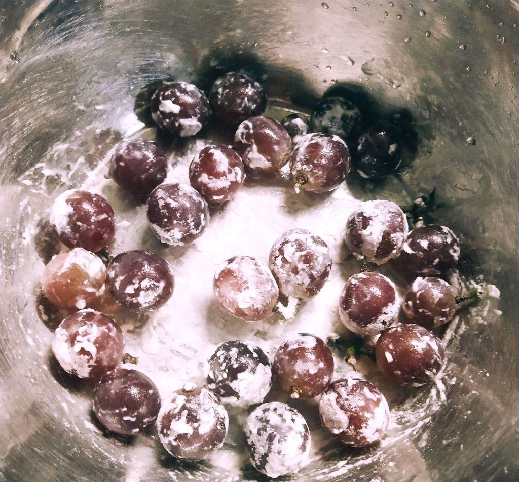 葡萄|入秋后，吃雪梨吃桃子，都不如吃它，铁是核桃4倍，5块钱煮一大锅
