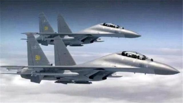 『歼-16』大批进驻高原的歼-16有多强？作战性能出色，不愧是歼-20最佳搭档