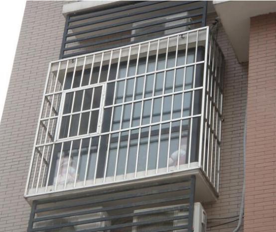 我们小区已经不流行装防盗网了，聪明人都装这种，美观又省钱！