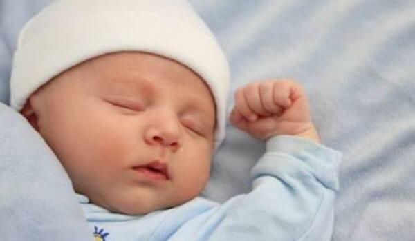 宝宝睡前有这2个表现，说明智商高，你家宝宝是不是的呢