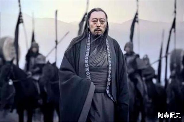 诸葛亮|空城计可疑之处，不是诸葛亮，是身后两童子？难怪司马懿看后撤兵