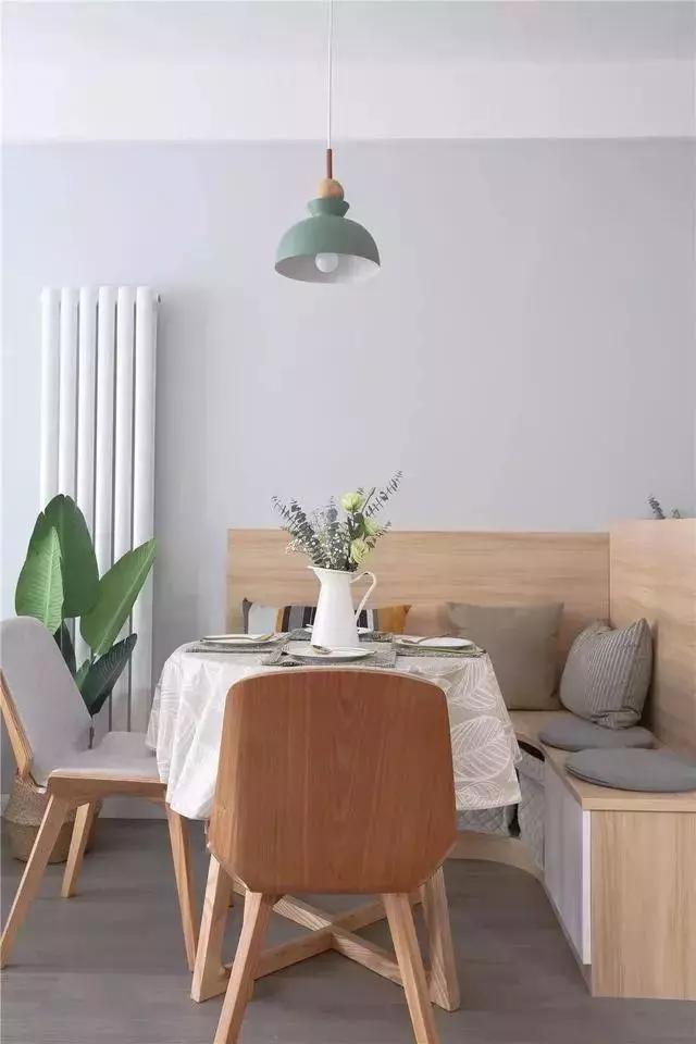 「」什么?家里也能弄卡座,还能和飘窗结合,简直是小户型的福音!