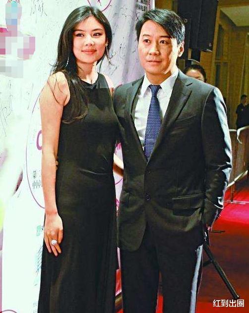乐基儿|黎明前妻乐基儿与儿子共浴，对嘴接吻显亲密，李嘉欣曾因此事被骂