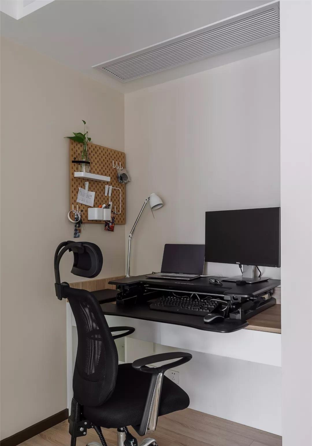 『』她家96平，玄关塞冰箱，卫生间挤鞋柜，电视墙巴掌大！却异常实用