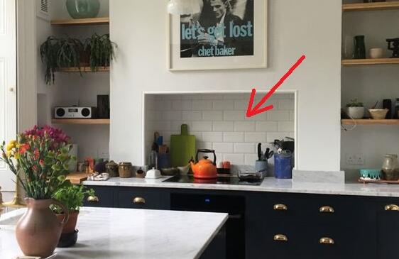 |外国点子就是多，燃气灶前内凹20公分做壁龛，再多东西也放得下