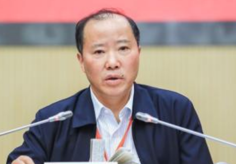 五粮液|又一巨头诞生，一瓶不到20元小酒卖出上百亿，超过了茅台五粮液