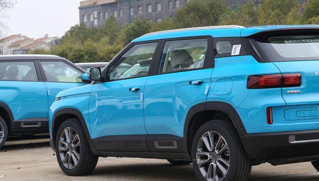 「吉利汽车」吉利版“路虎”终于问世！15分钟卖出2020辆，11.58W就有35W内饰