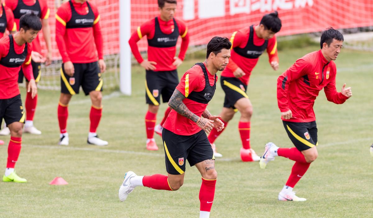 #李铁#独具慧眼！李铁终于为张琳芃找到最佳搭档，1.88米180斤超级铁卫