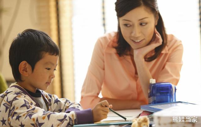 熊娃当家|孙子摔坏同学进口玩具，家长索赔1000，爷爷的话让对方哑口无言