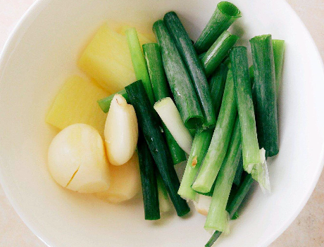 #鳗鱼#夏天最肥的鱼，我在菜市场碰到从不还价，25元一斤，清凉还滋补