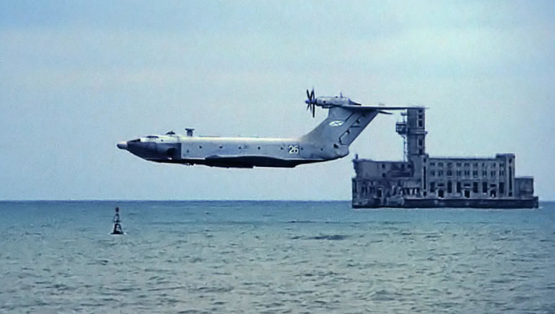 #飞行器#装备了8台发动机，起飞重量达500吨，美国航母遇到它都得绕道走