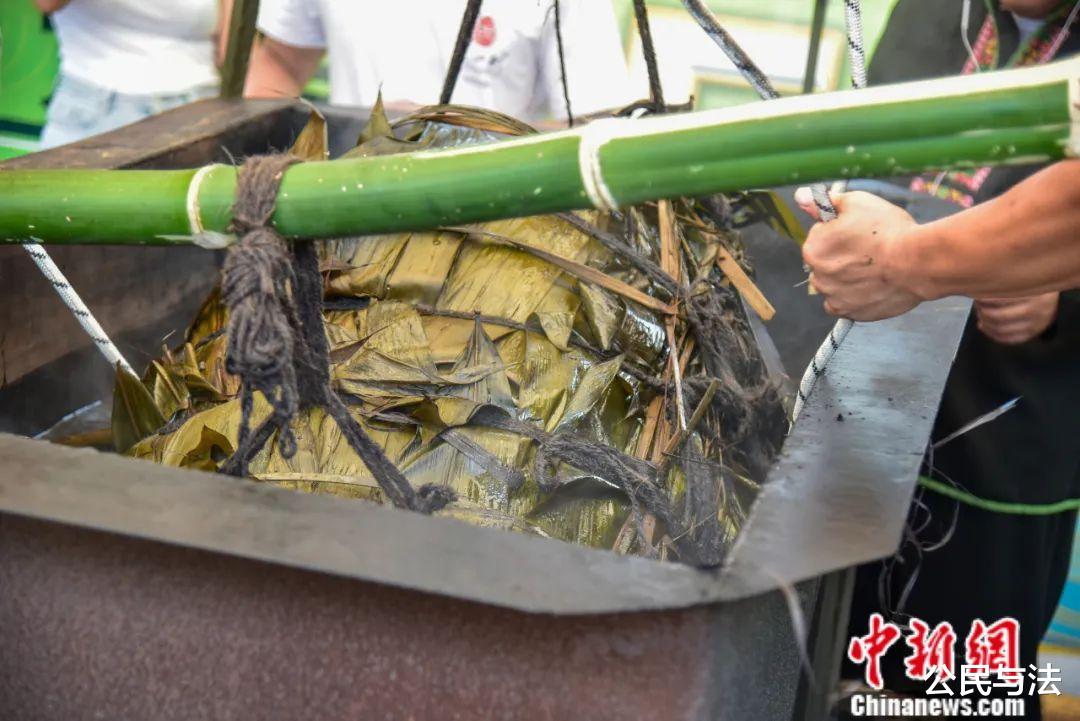 粽子▲你见过588斤的大肉粽吗？它包进了一个牛头和一整只猪