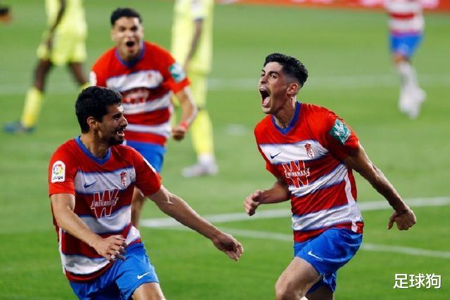 『格拉纳达』疯狂2-1大逆转！24岁西班牙射手10分钟成救世主，梅开二度保住3分