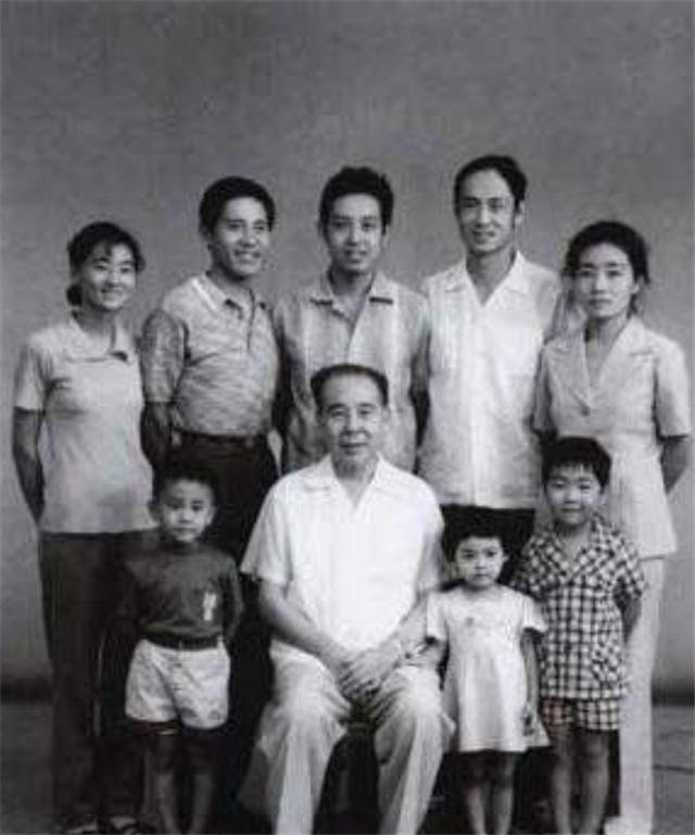 臆说古史|黄永胜为人随和，不准身边的人占公家的便宜，他的长子年赚百万