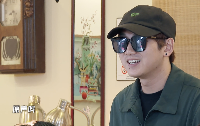 邓超|邓超“撮合”假邓超和假孙俪，假周杰伦变热心市民，幽默健谈