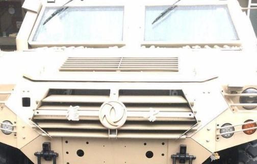 「东风猛士」东风猛士去洗车，旁边的奥迪A6瞬间弱爆，车主心想：是在下输了