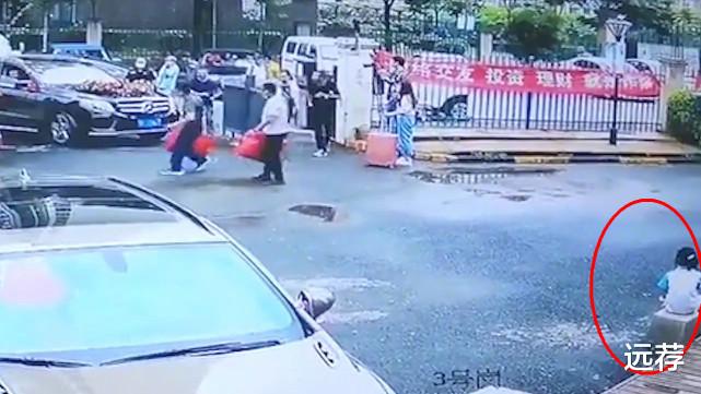 远荐|奔驰婚车撞亡两姐弟赔偿金额曝光！受害者家属谅解肇事者！