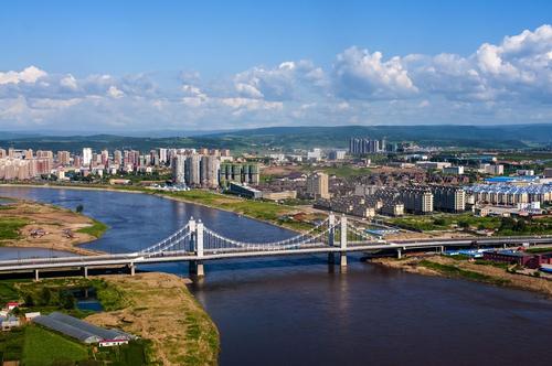 『黑龙江』中国带“江”字的4个省份，经济一个比一个强，你更看好谁？