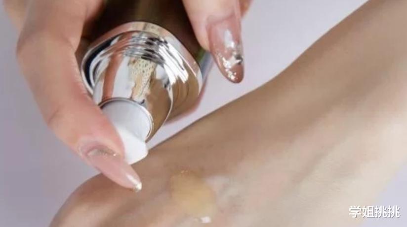 护肤品|杨蓉护肤过程堪比美容院！水和精华叠加2次，皮肤好到发光