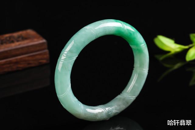 翡翠|步步高升，节节生长——翡翠竹镯你认识吗？