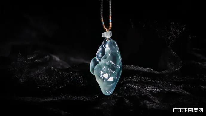 翡翠▲从原石到成品,随形边角料又美出了新境界!