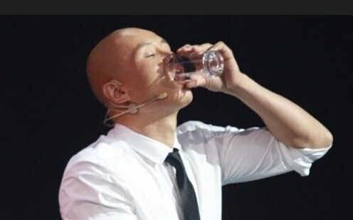 「乐嘉」乐嘉从金牌主持到身败名裂，你以为耍酒疯惹祸，其实背后藏着秘密